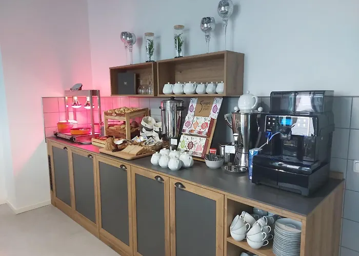 فندق Velotel باد سارو