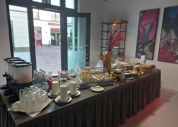 فندق Velotel باد سارو