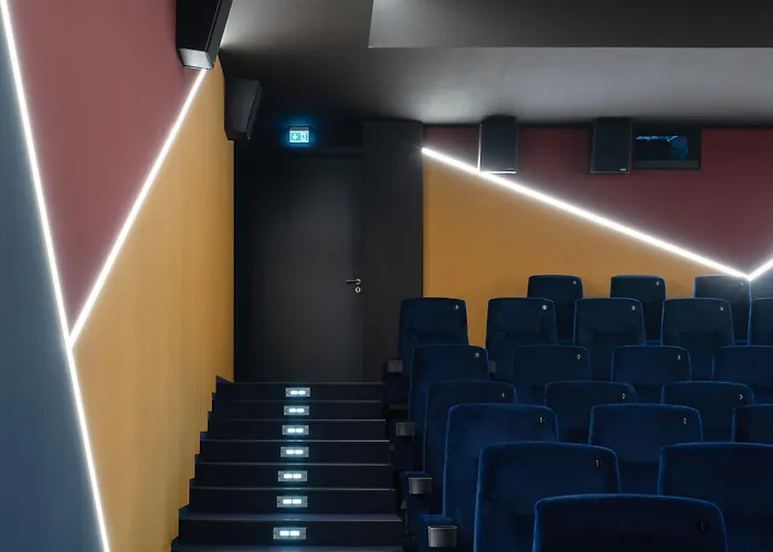 Velotel 4* باد سارو